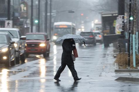 Powerful gusts over 100 kilometres per hour, steady rain projected to hit East Coast